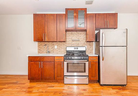 2nd image of 591 Franklin Ave #9AA