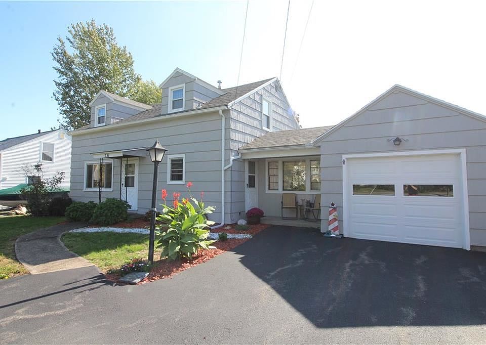 1st image of 331 Lowden Point Rd