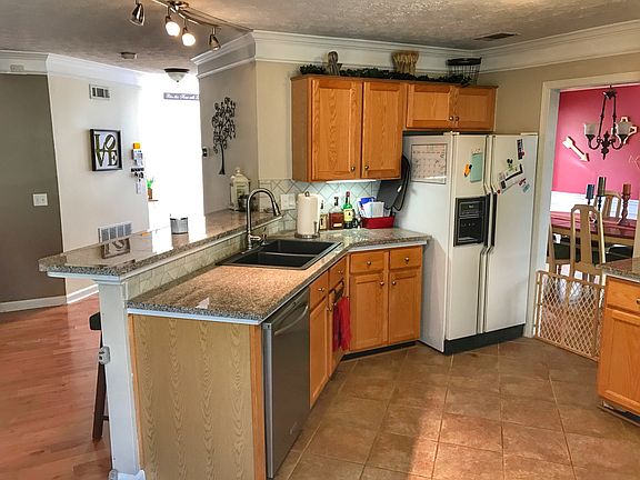 4th image of 1960 Keswick Place Dr