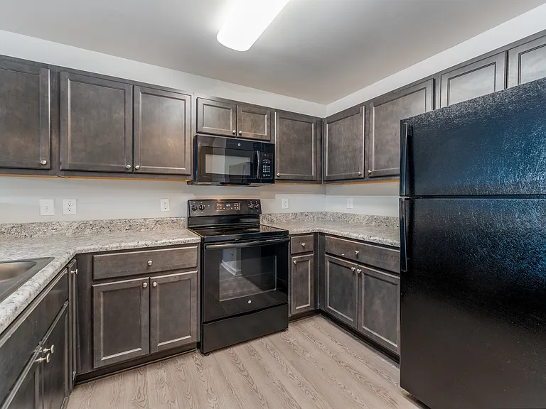 Reynolds Place Apartments — Photo 7