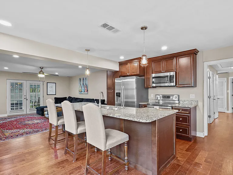 1650 E Duffy St — Photo 10