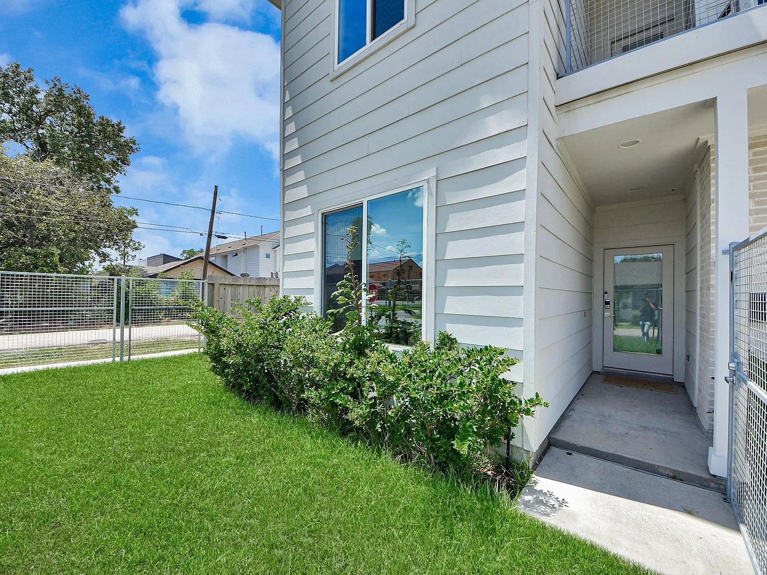 3 bed, 2.5 bath, 1863 sqft, $2,550 — Photo 4