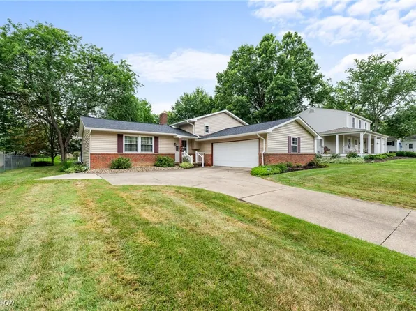 720 Deepwood Dr, Medina, OH 44256