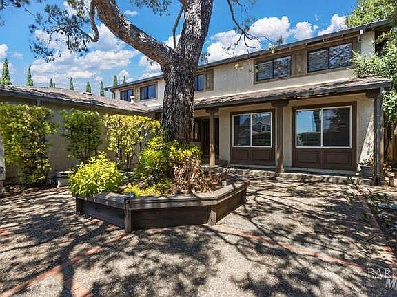 4th image of 213 Torrey Pines Court