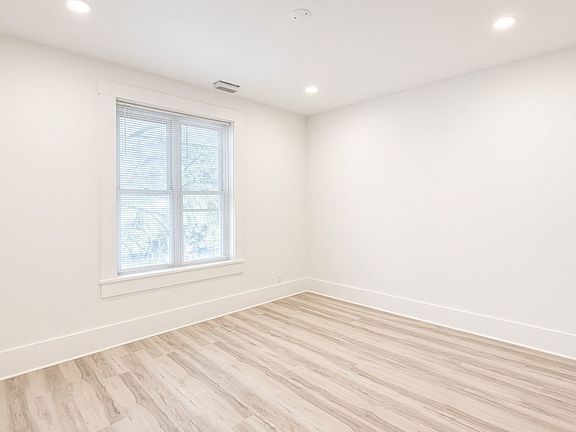 4th image of 4348 W Irving Park Rd #2E