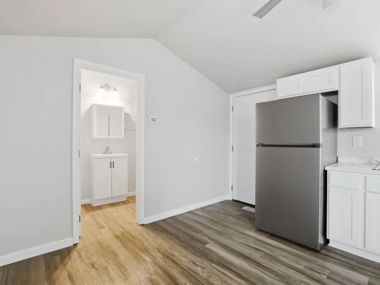 22600 Middlebelt Rd #D13 — Photo 6