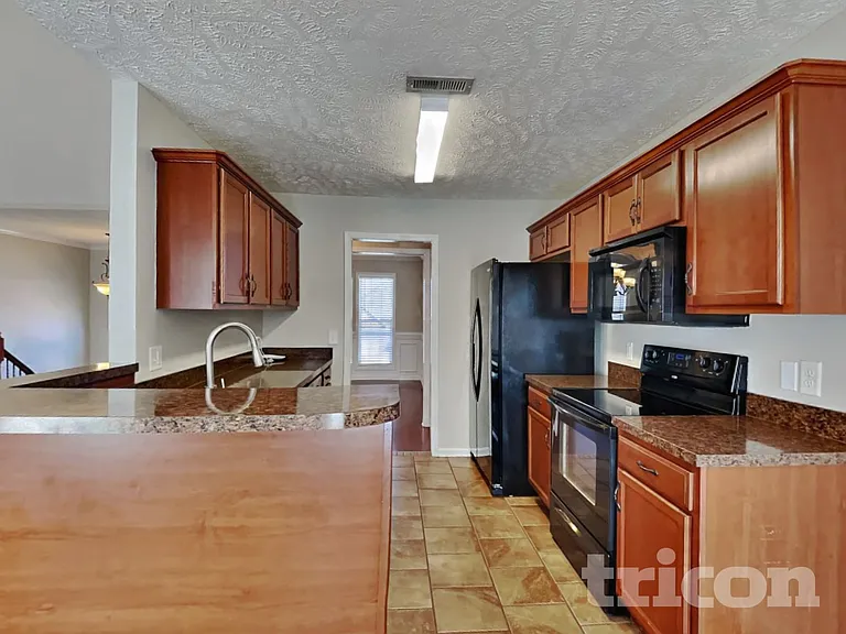 3479 Melrose Dr — Photo 7