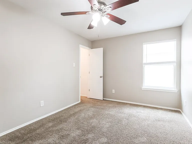 10005 Sterling Place Dr — Photo 15