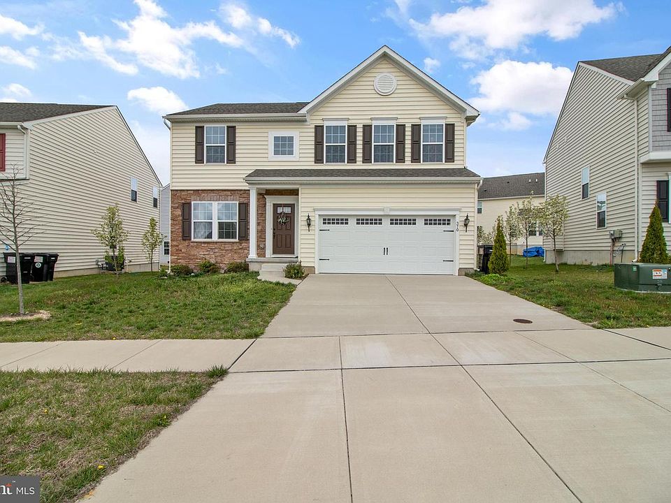 1st image of 370 Tiger Lily Dr