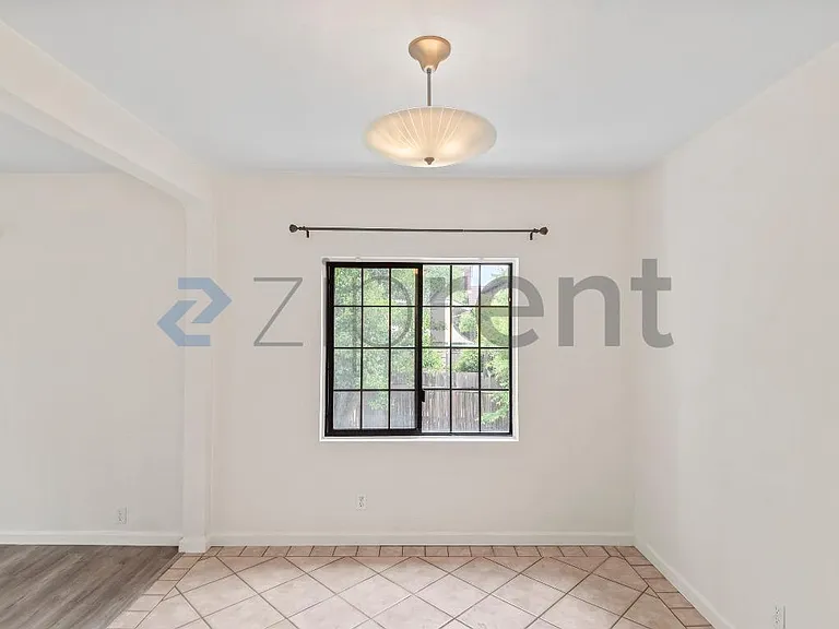 728 E 24th St #728 — Photo 12