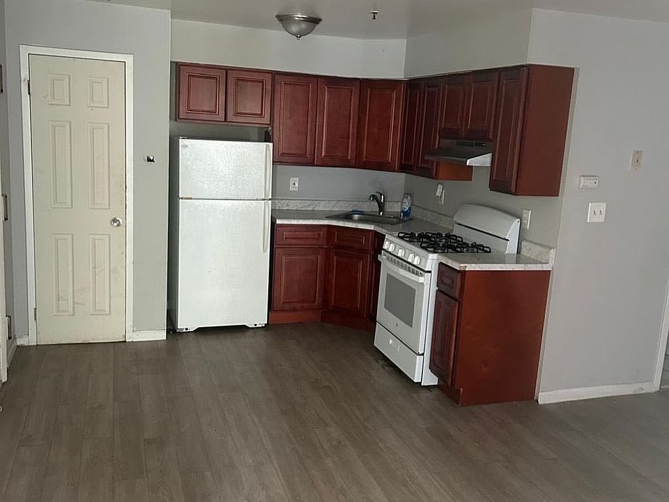 2nd image of 126 S 1st St #2