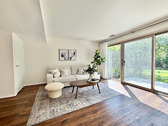 5th image of 620 Watersedge Dr