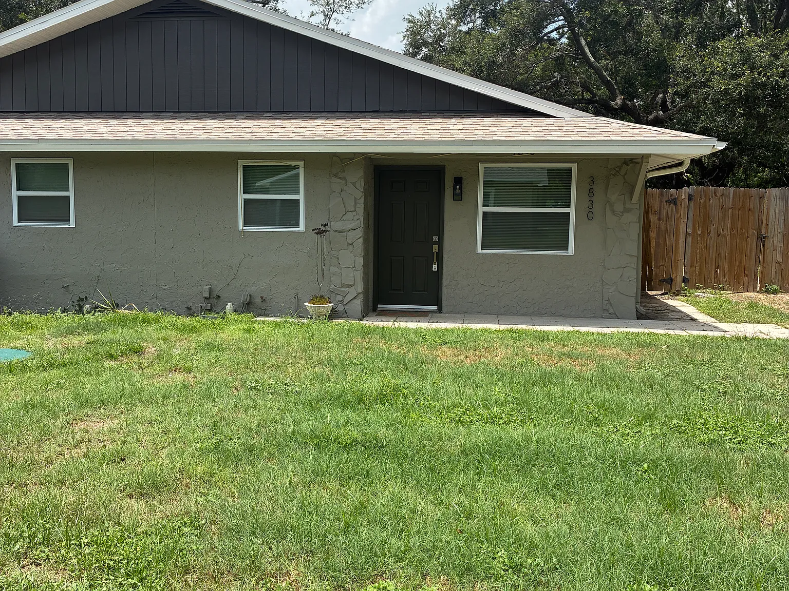 3 bed, 1032 sqft, $1,899 — Photo 1