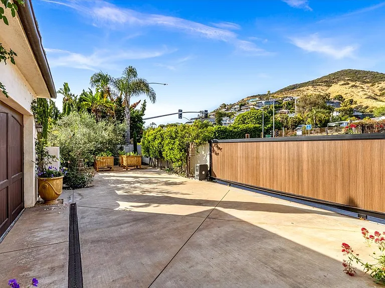 31512 Bluff Dr — Photo 57