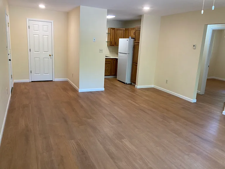 343 E 8th Ave #9 — Photo 2