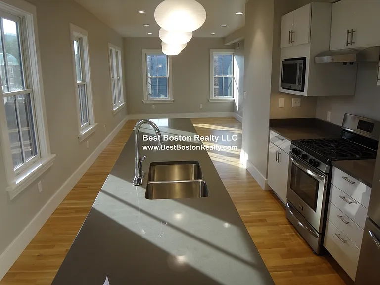 40 Bow St #3 — Photo 1