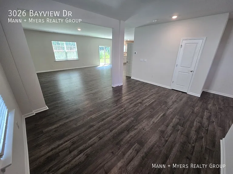 3026 Bayview Dr — Photo 9
