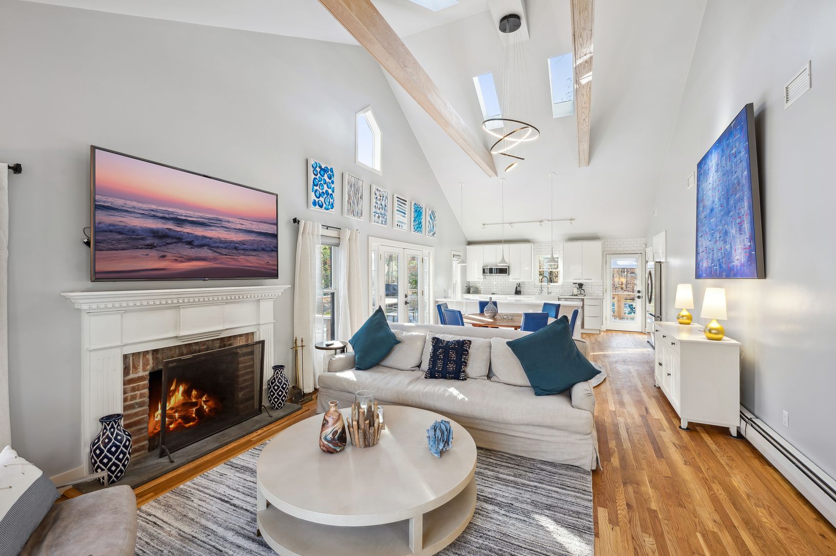  Open living
