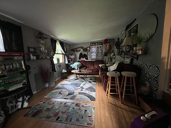 2nd image of 369 Ahrensville Rd