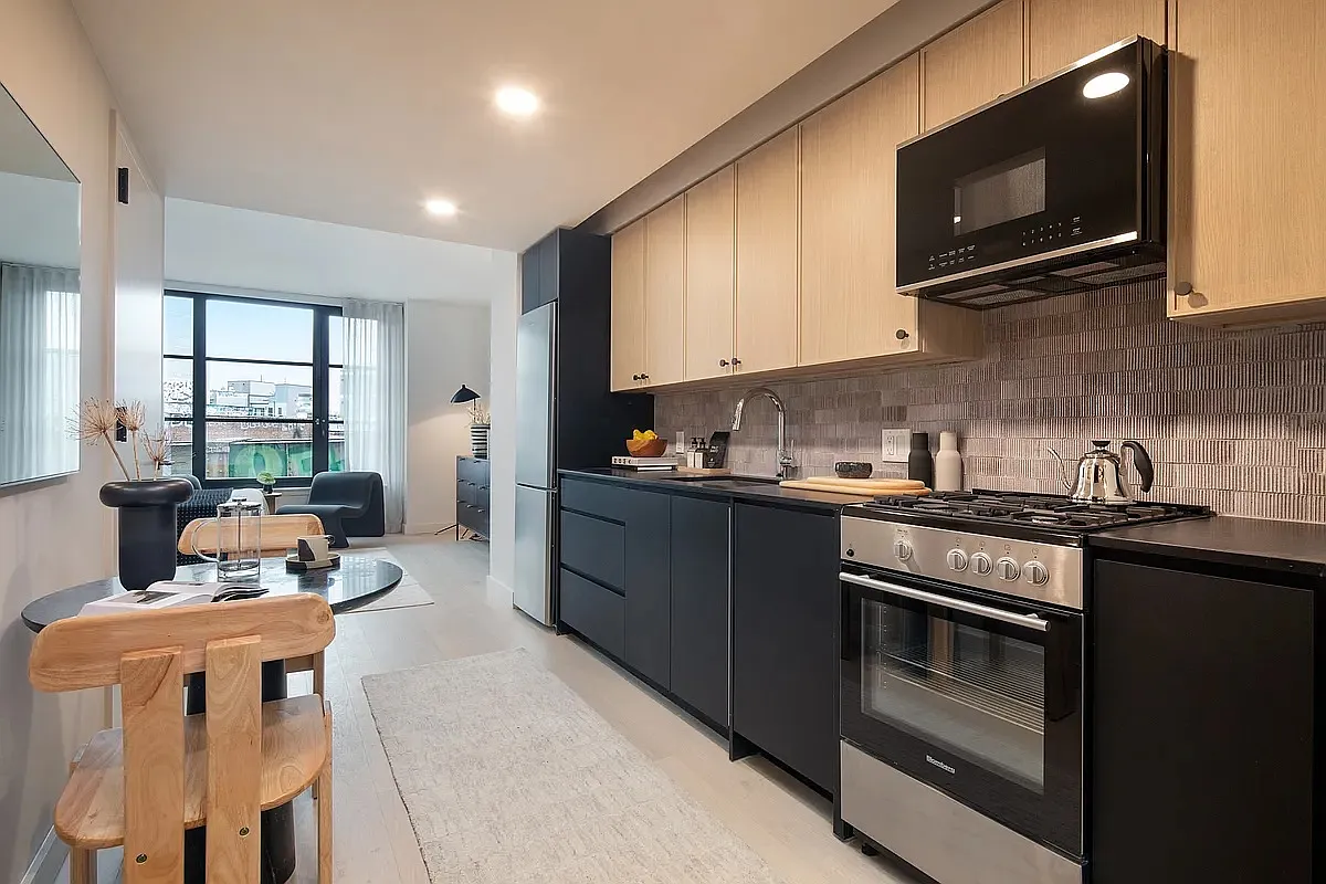 1100 Myrtle Avenue — Photo 1
