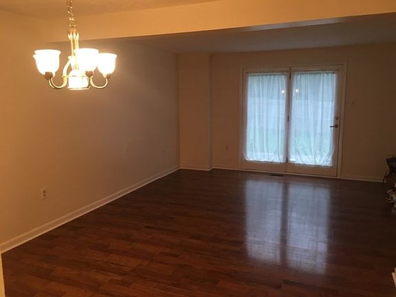 4th image of 5071 Empire Dr