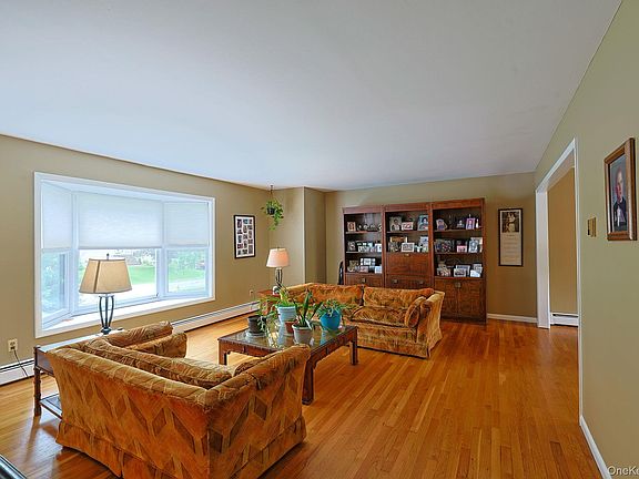 4th image of 18 Hillside Road