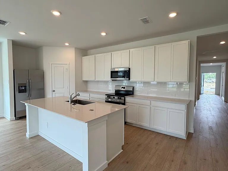 2878 Pioneer Trl — Photo 4