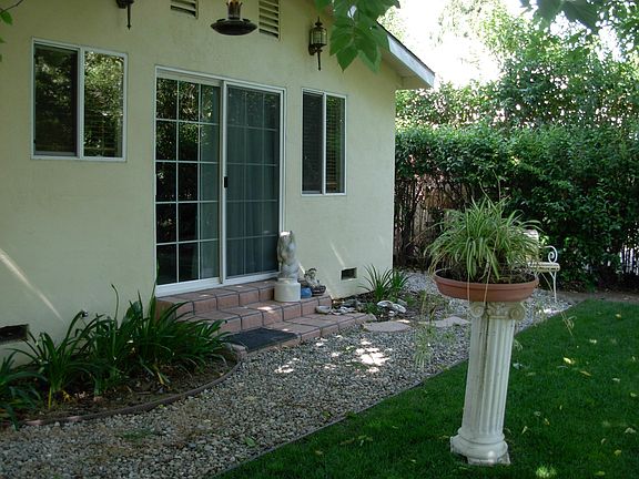 Entrance into Studio Unit.