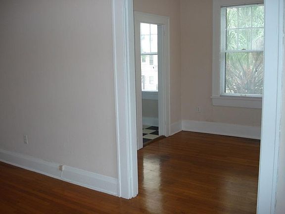 2nd image of 1505 S De Soto Ave