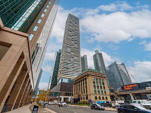 2nd image of 88 Harbour St #4602