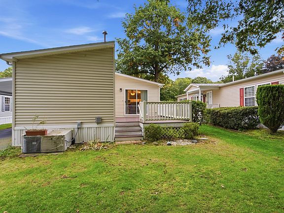 5th image of 40 Butternut Cir