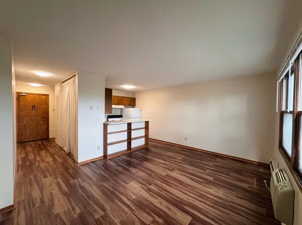 401 9th St SE APT 203, Minneapolis, MN 55414