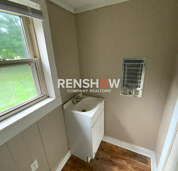 525 Baxter St — Photo 18
