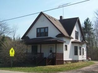 701 Schabow St, Gresham, WI 54128