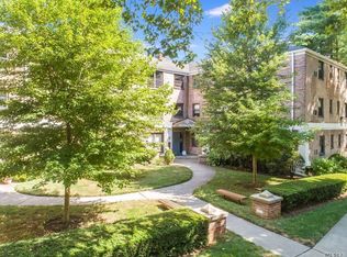 44 Terrace Cir APT 1G, Great Neck, NY 11021