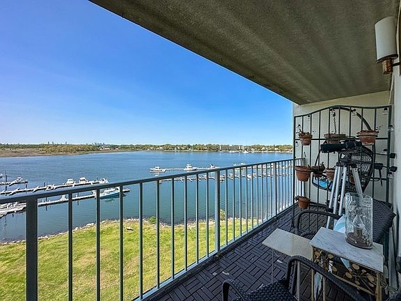 2nd image of 200 Cove Way Unit 808