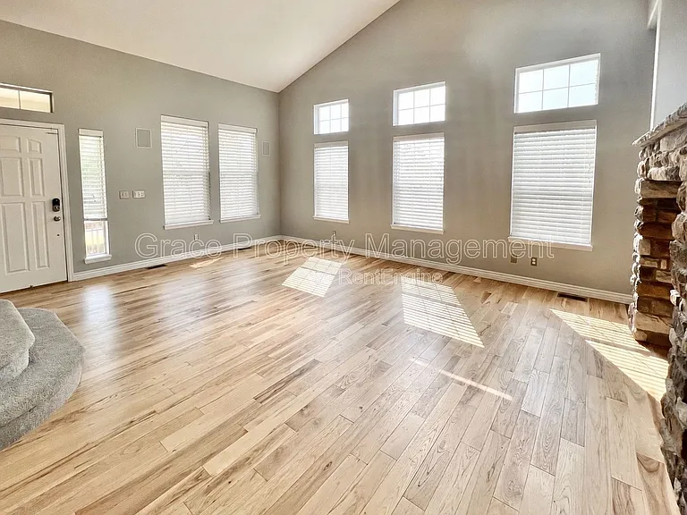 5574 S Buchanan St — Photo 5