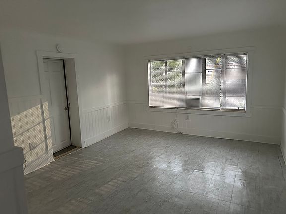 4th image of 734 21st Ave S