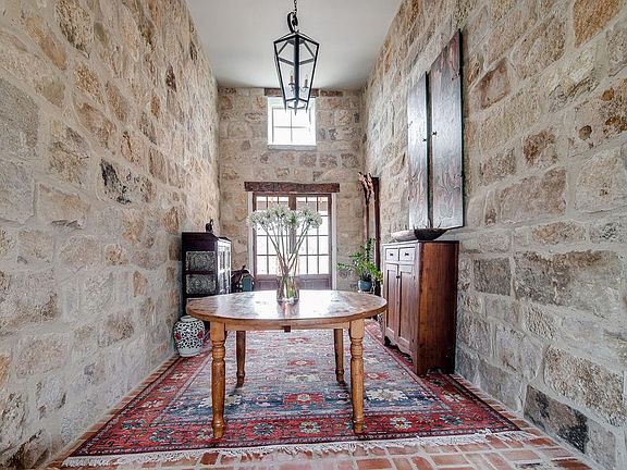 3rd image of 146 Metzger Rd