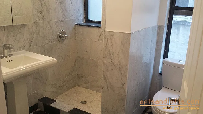 Rented by aptsandlofts.com | media 10