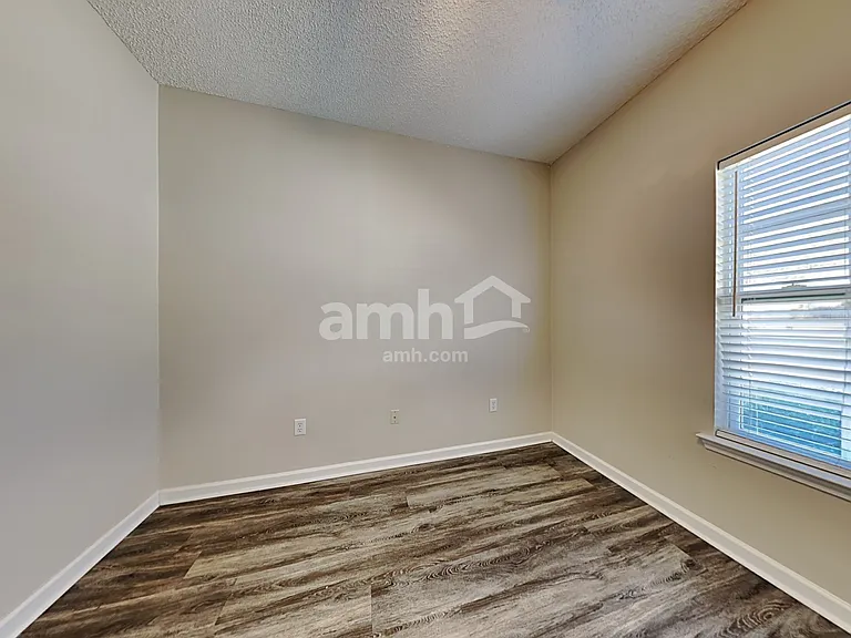 762 Bristol Way — Photo 15