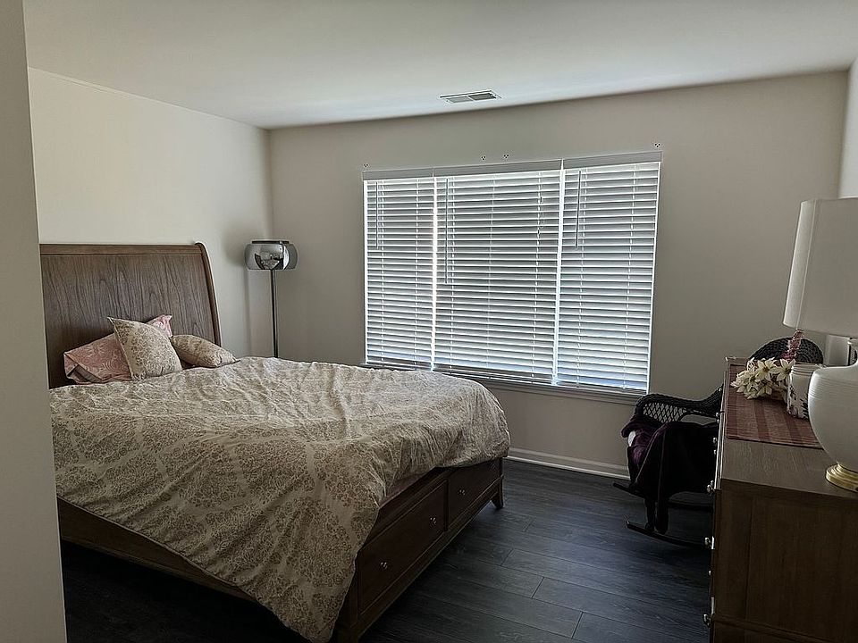 1st image of 267 Concord Dr #267