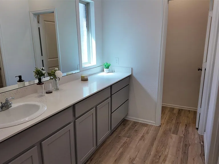 7518 Angels Landing Ln — Photo 19