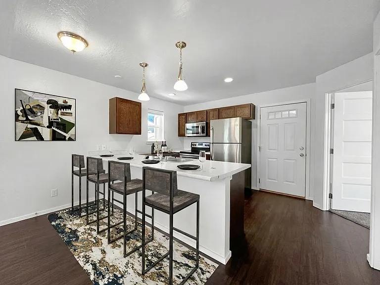 2233 S Ave W #2 — Photo 3
