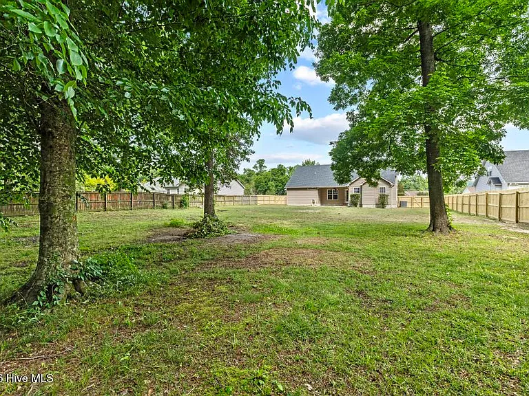 132 Forest Bluff Dr — Photo 22