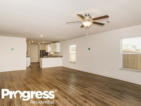 4th image of 212 Crescent Park Dr