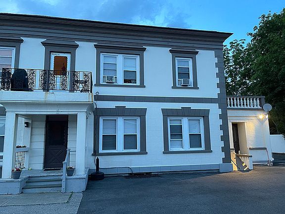 2nd image of 67 Saratoga Ave APT 1
