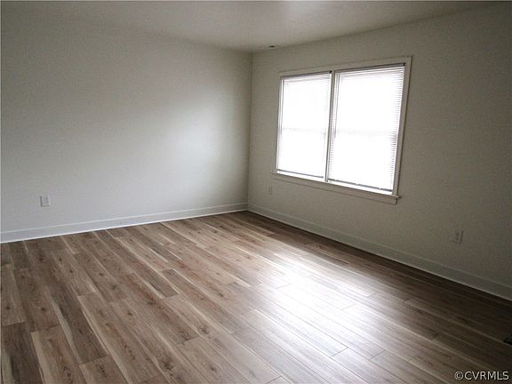 4th image of 3004 Waddington Dr