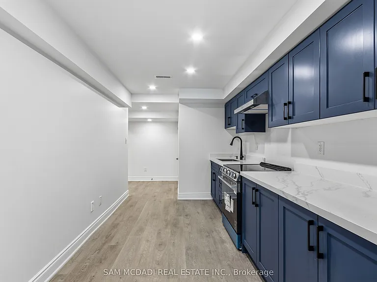 26 Montpelier St #LOWER — Photo 3