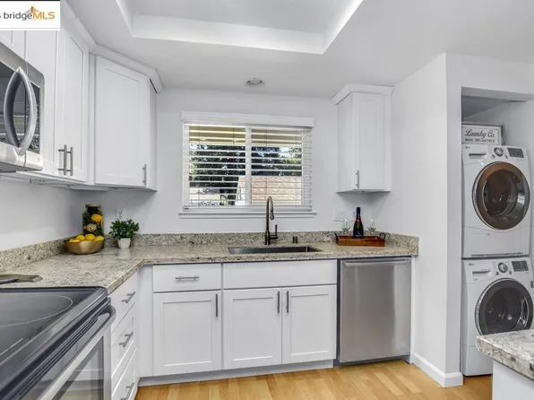 2587 Oak Rd APT A, Walnut Creek, CA 94597